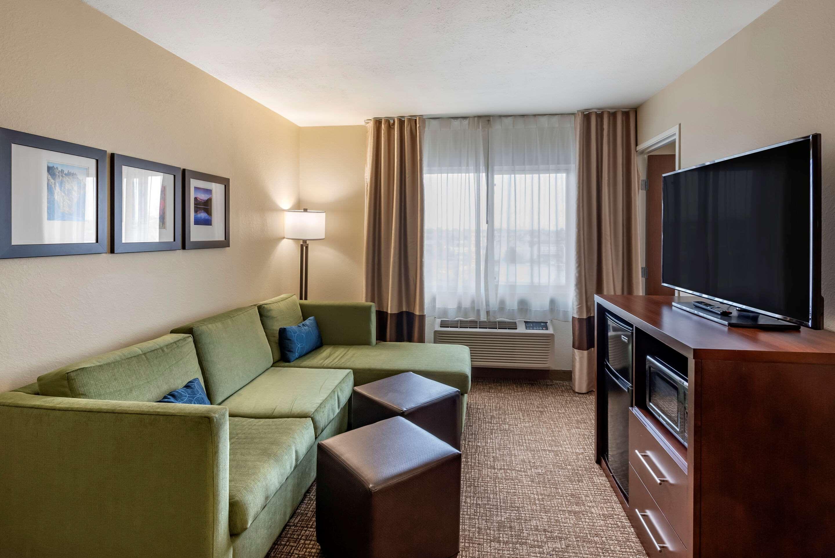 Comfort Inn & Suites Пуебло Екстериор снимка