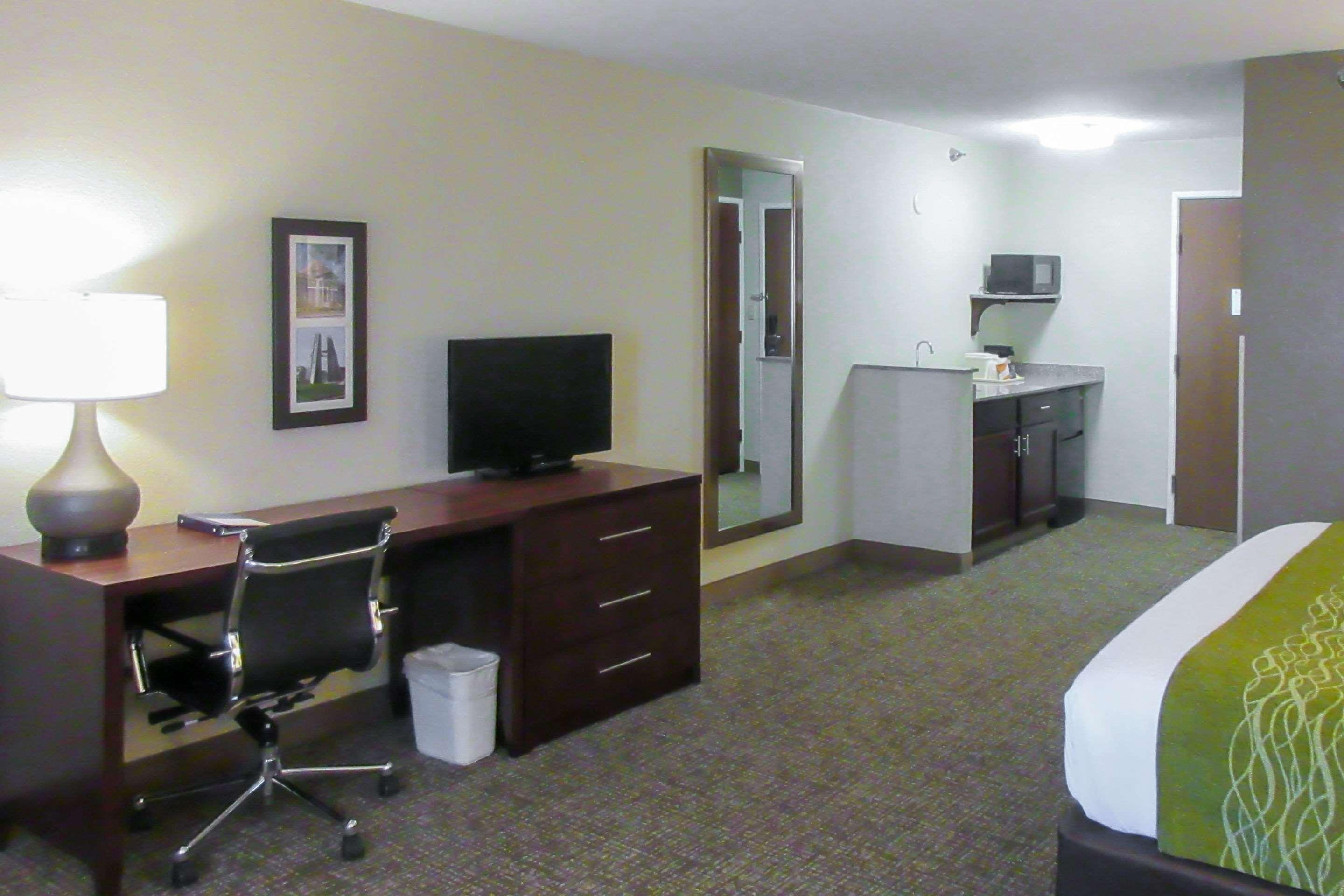 Comfort Inn & Suites Пуебло Екстериор снимка