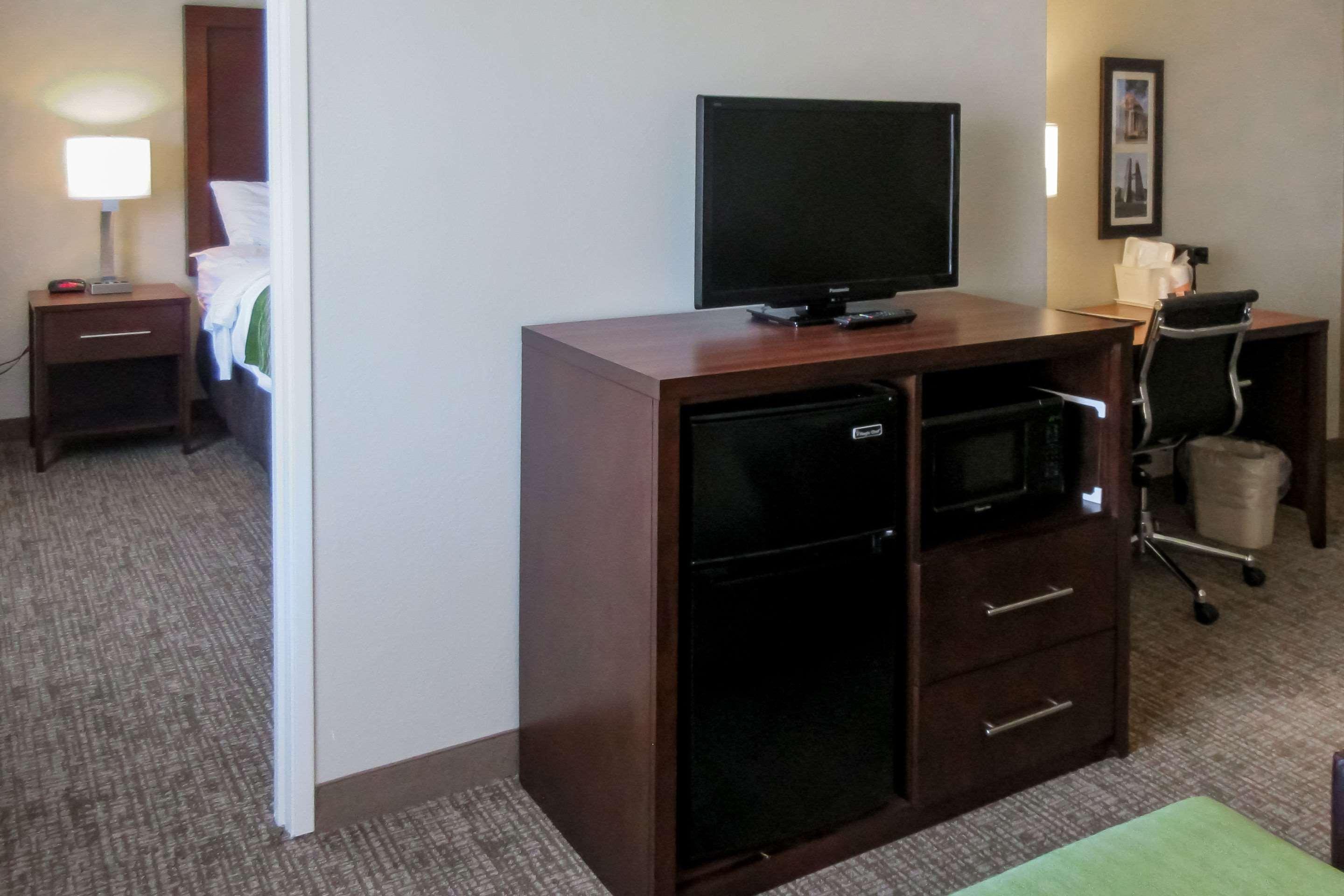 Comfort Inn & Suites Пуебло Екстериор снимка