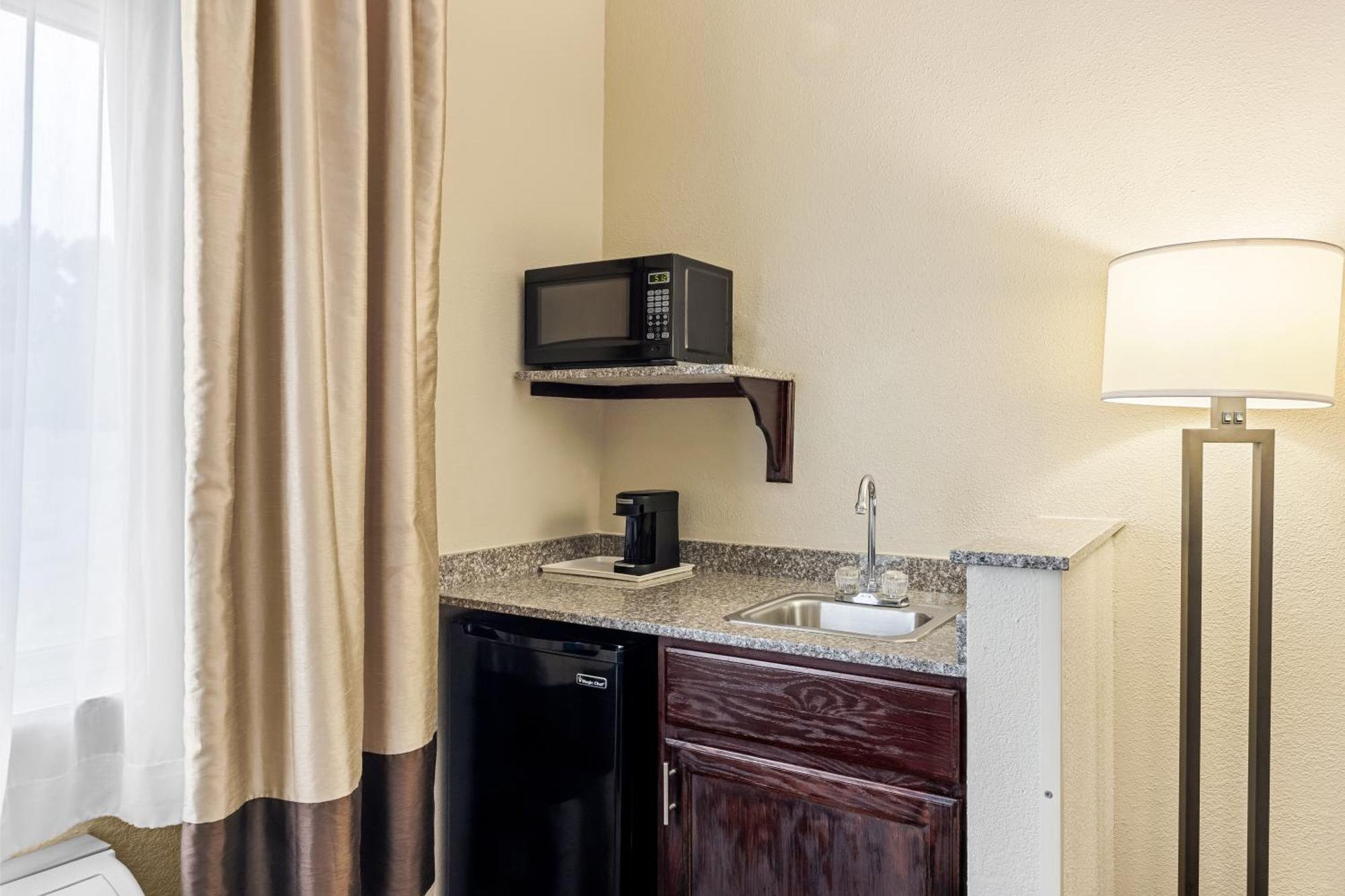 Comfort Inn & Suites Пуебло Екстериор снимка